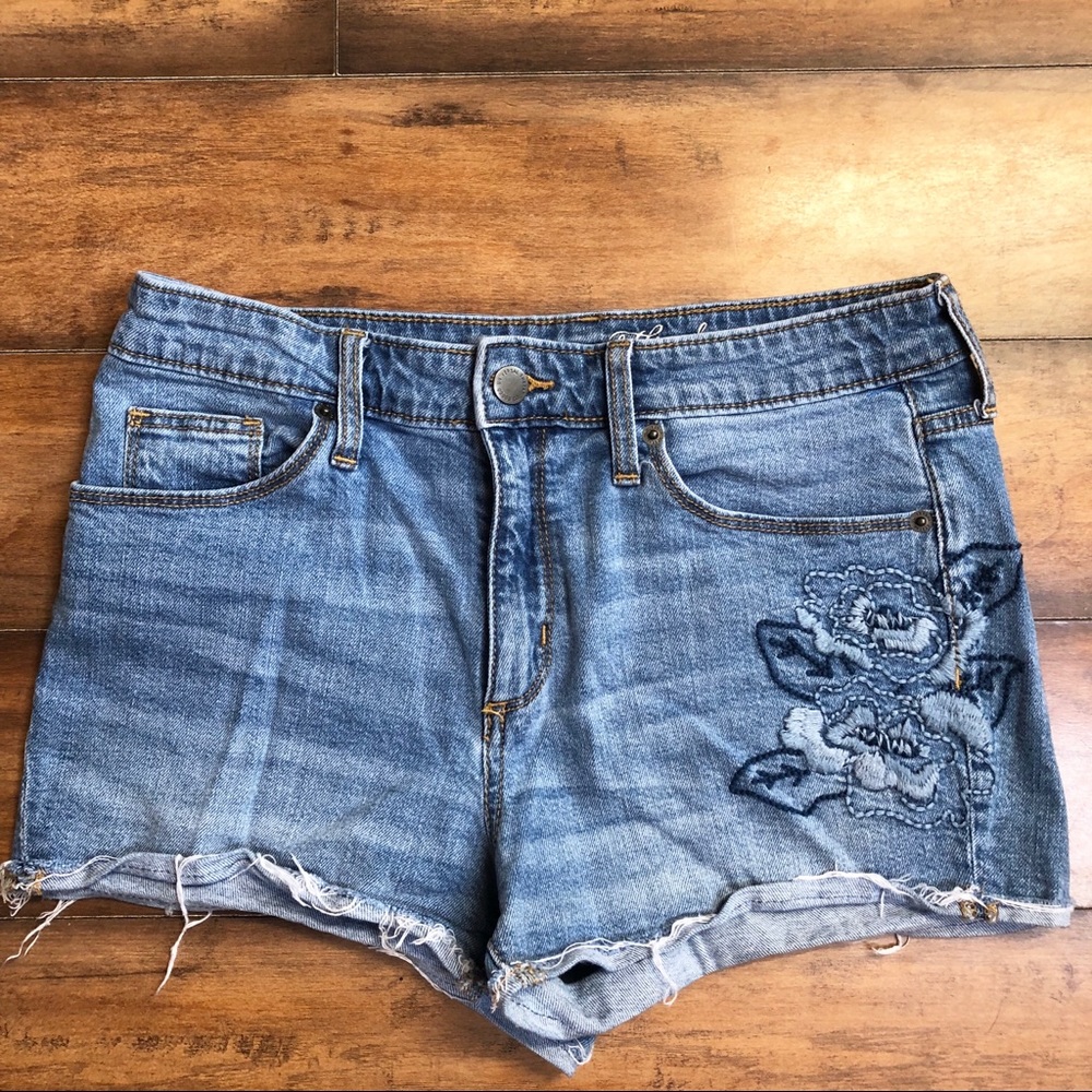 Universal Thread floral embroidered denim shorts 6